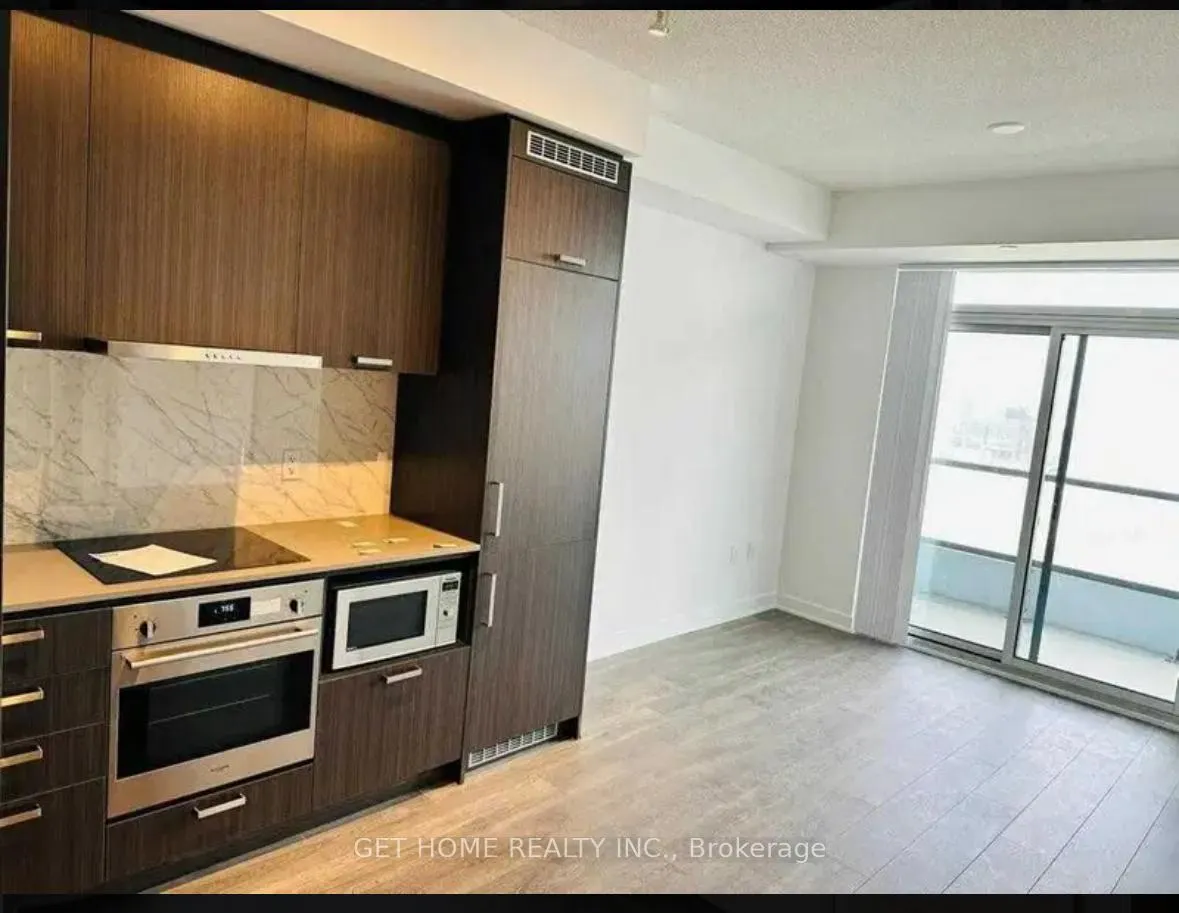 Photo 4 of Unit 1515, 10 Honeycrisp Crescent, Vaughan, Vaughan Corporate Centre — HOMEH