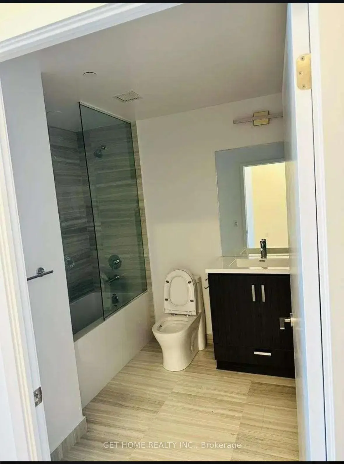 Photo 5 of Unit 1515, 10 Honeycrisp Crescent, Vaughan, Vaughan Corporate Centre — HOMEH