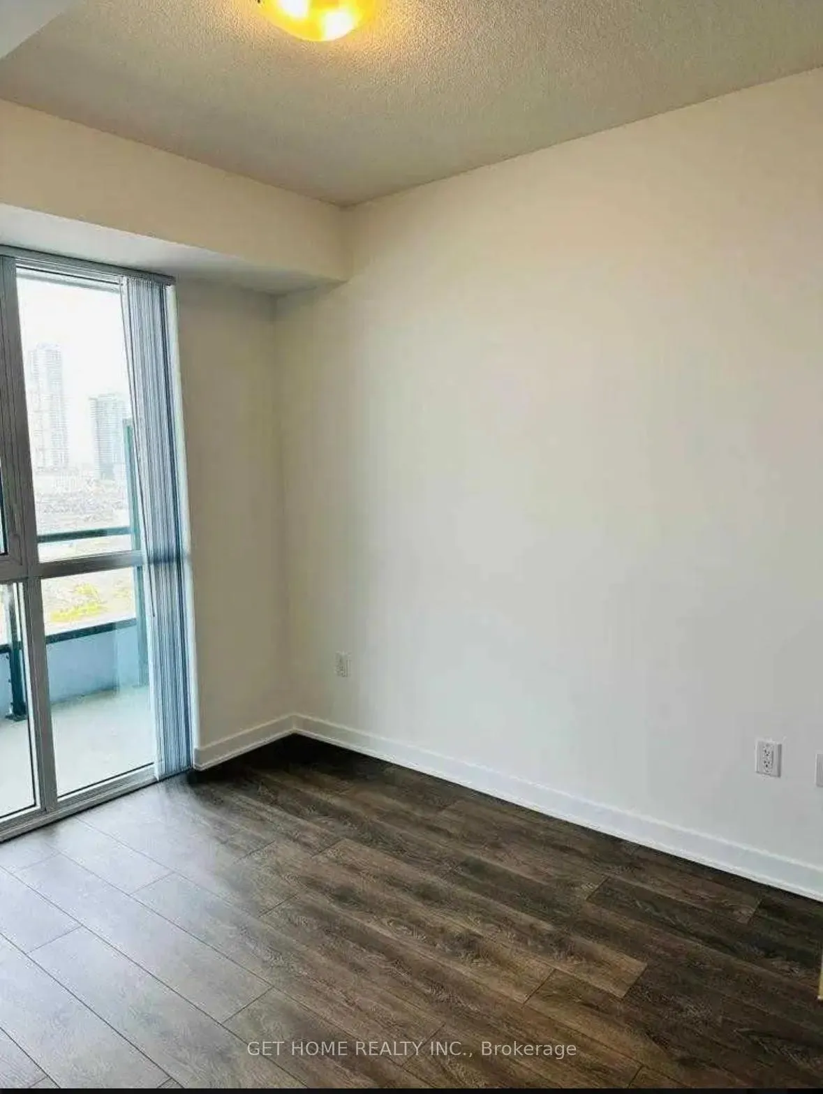 Photo 6 of Unit 1515, 10 Honeycrisp Crescent, Vaughan, Vaughan Corporate Centre — HOMEH