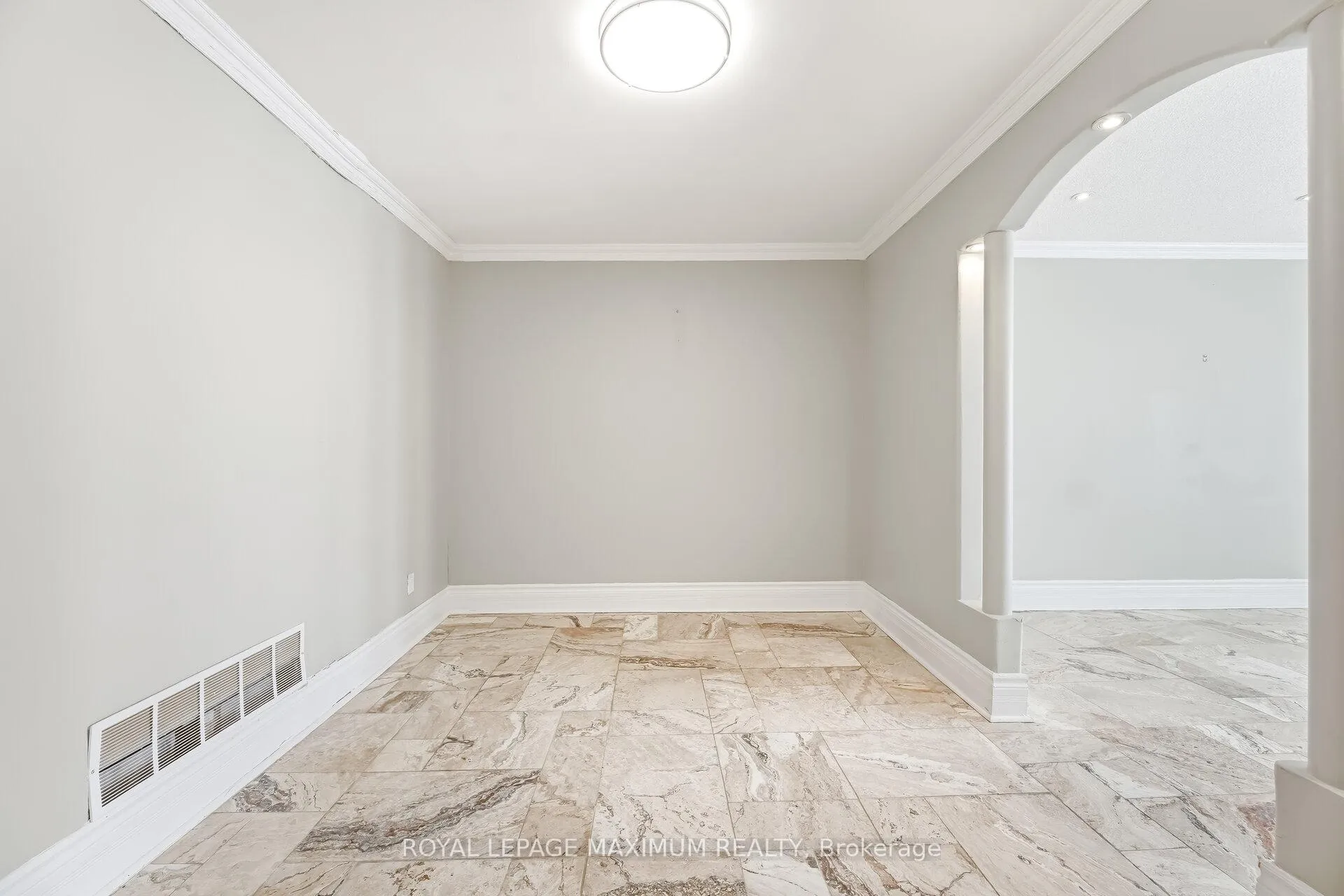 Photo 5 of 49 Jade Crescent, Brampton, Northgate — HOMEH