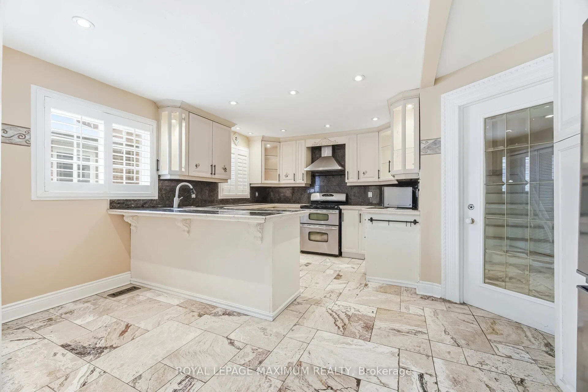 Photo 6 of 49 Jade Crescent, Brampton, Northgate — HOMEH