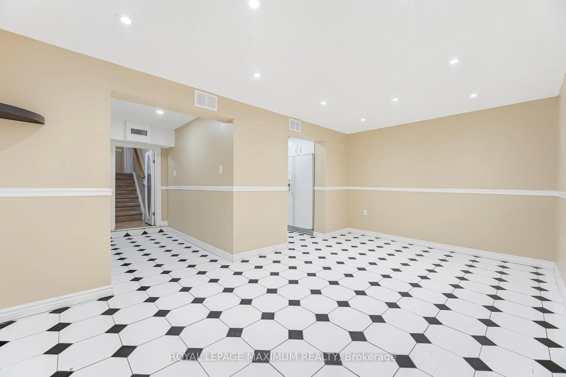 Photo 11 of 49 Jade Crescent, Brampton, Northgate — HOMEH