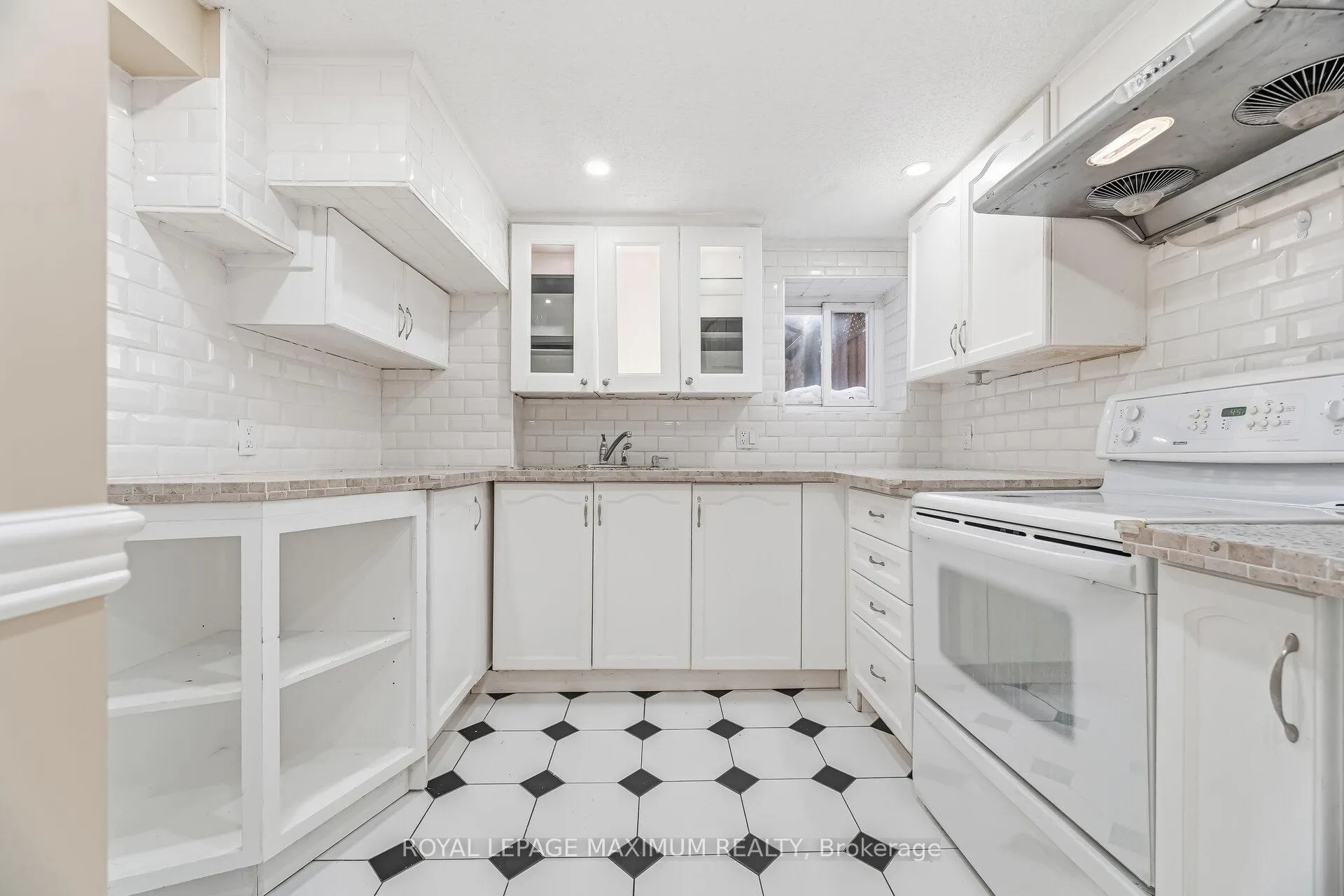 Photo 12 of 49 Jade Crescent, Brampton, Northgate — HOMEH