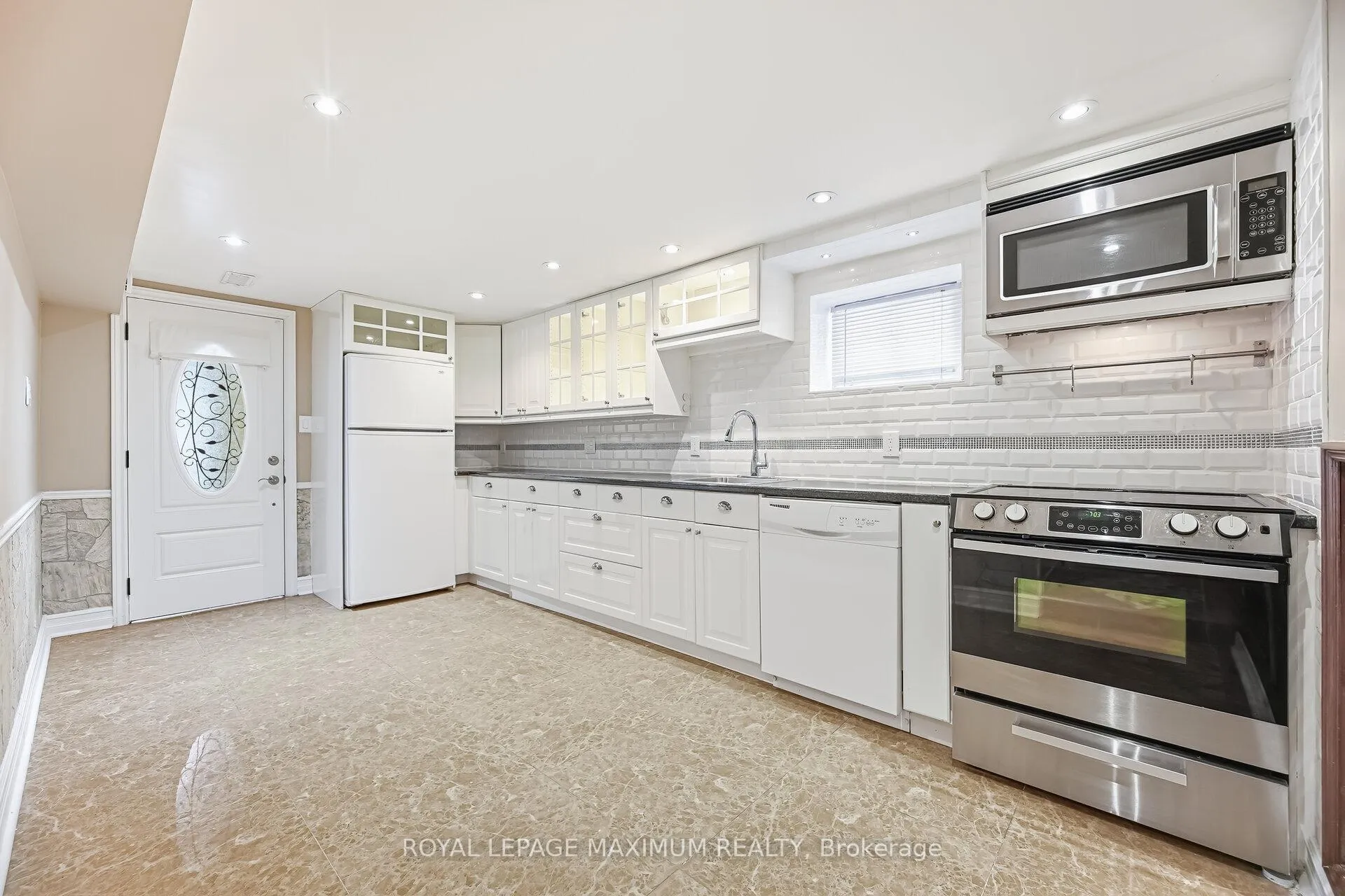 Photo 19 of 49 Jade Crescent, Brampton, Northgate — HOMEH