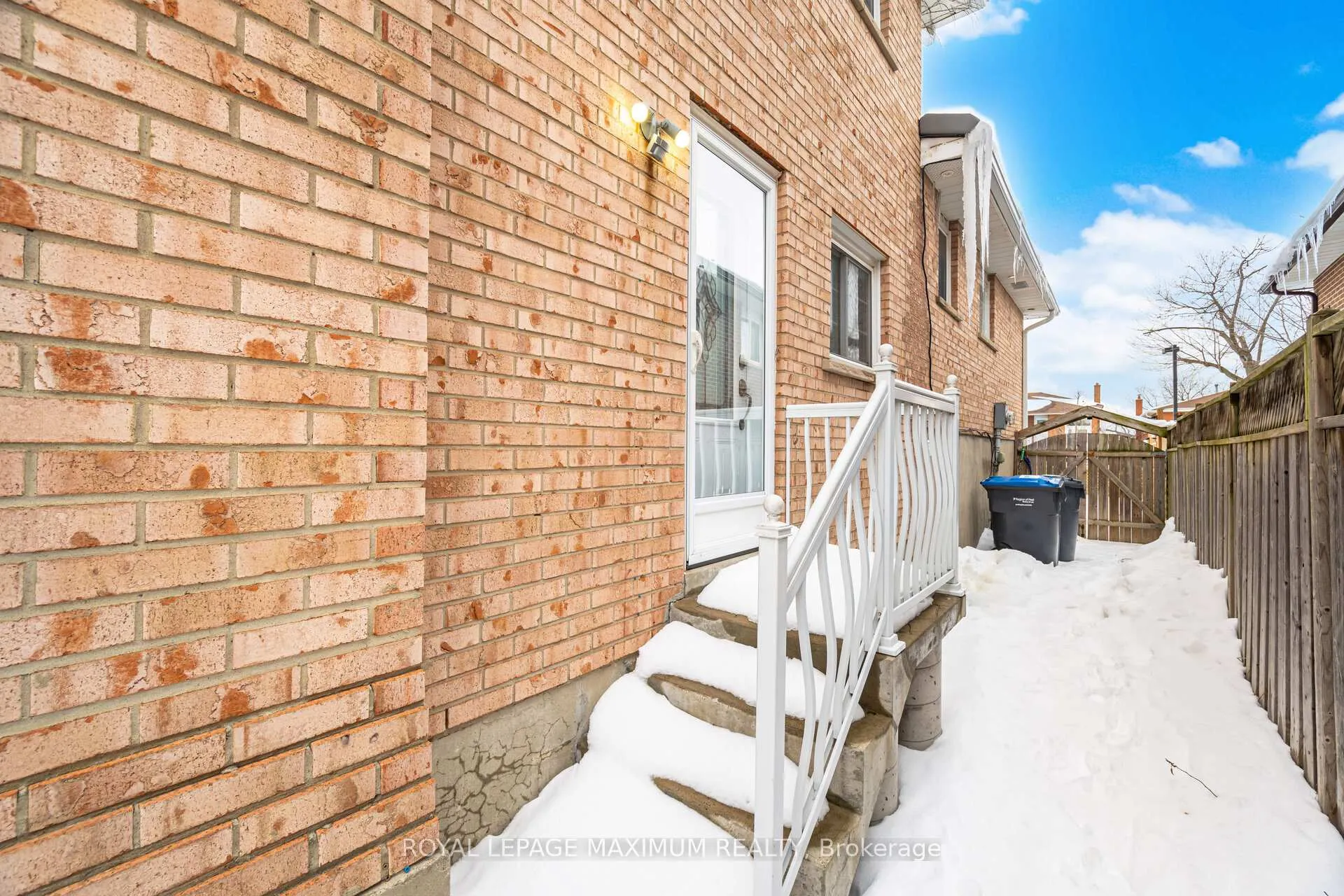 Photo 25 of 49 Jade Crescent, Brampton, Northgate — HOMEH