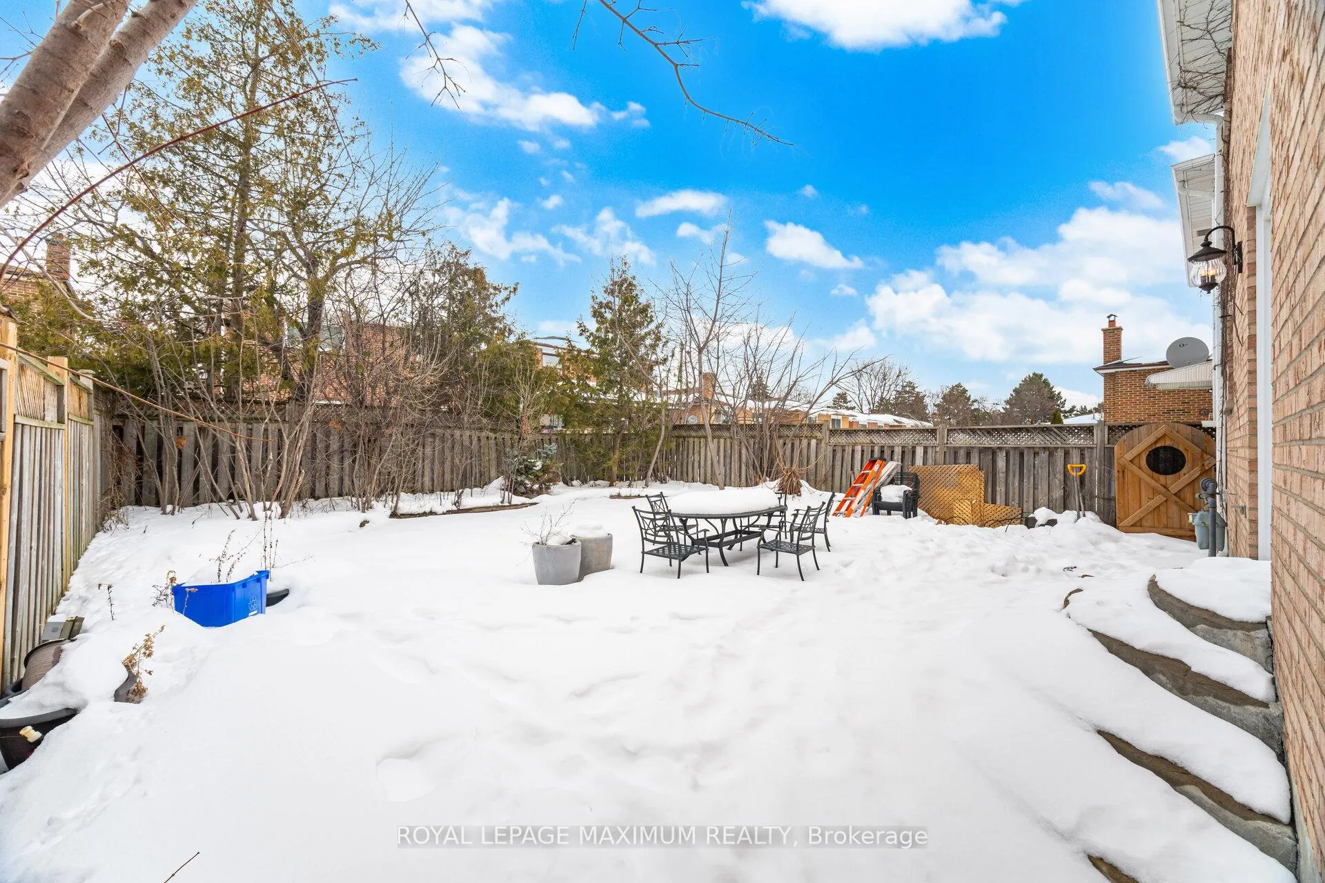 Photo 26 of 49 Jade Crescent, Brampton, Northgate — HOMEH