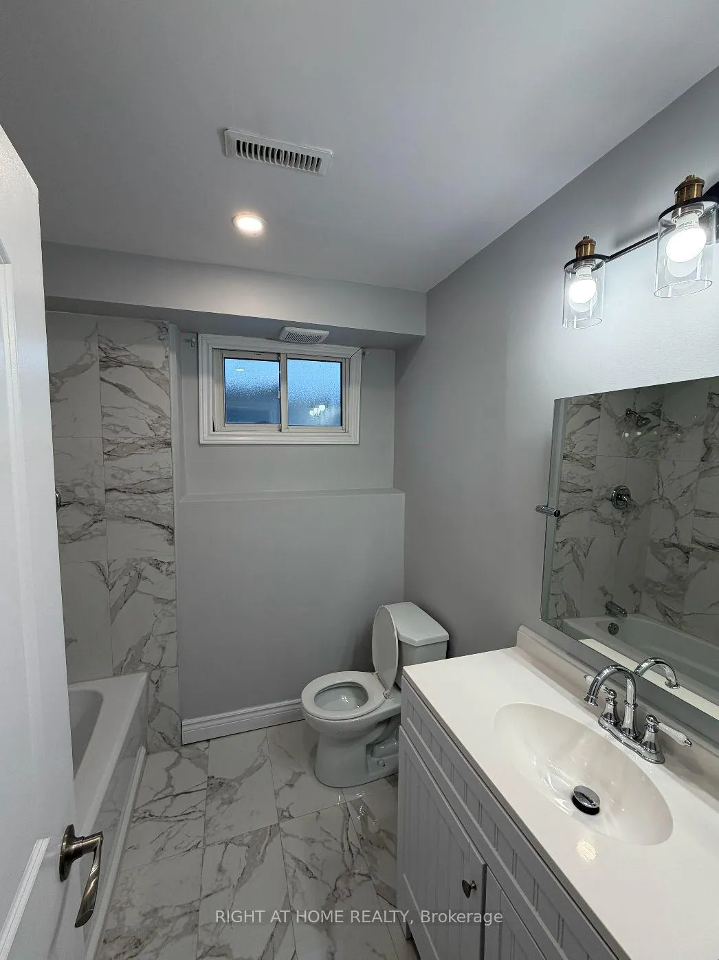 Photo 3 of Unit Basement, 246 Lakeview Park Avenue, Oshawa, Lakeview — HOMEH