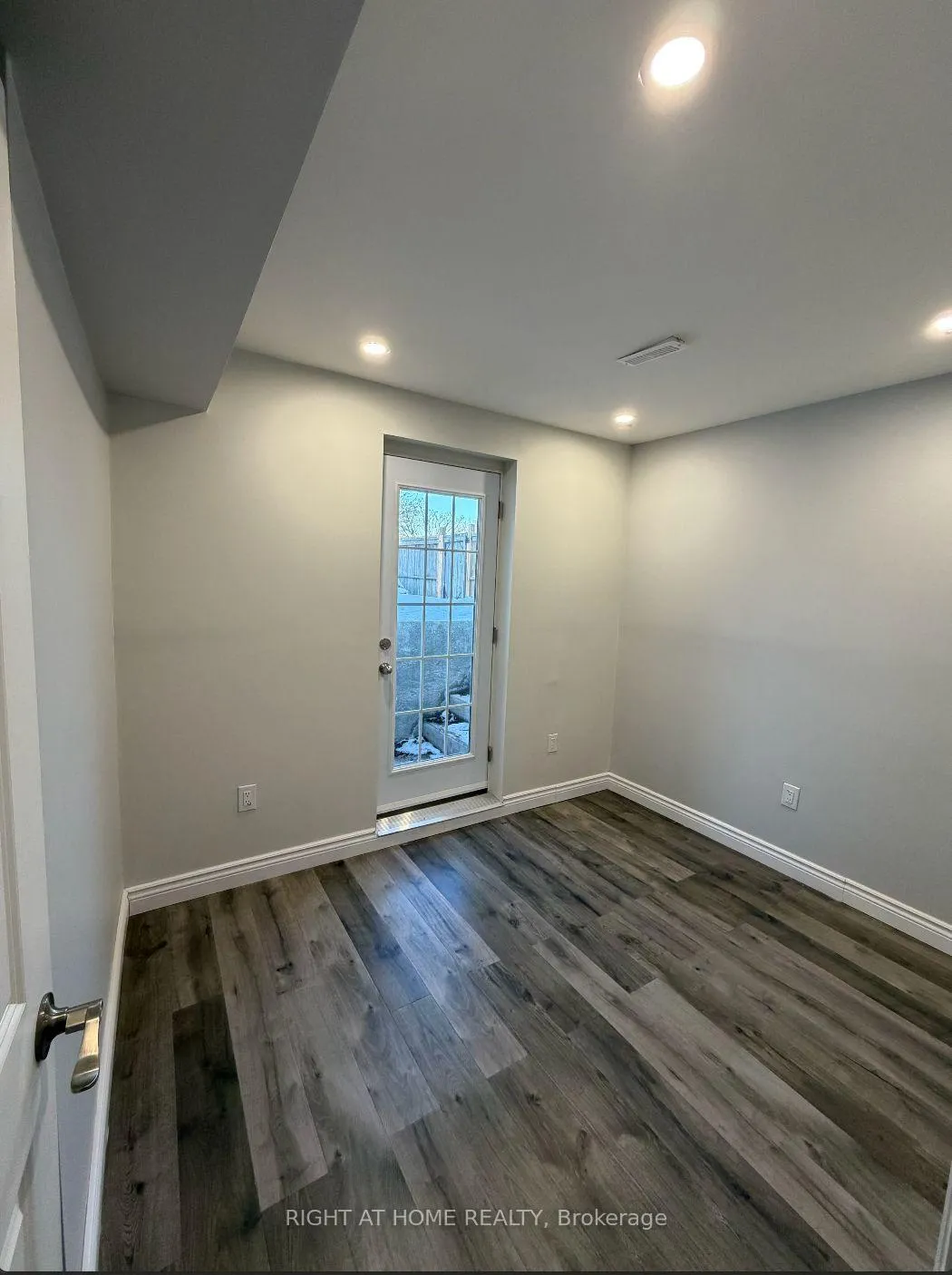 Photo 7 of Unit Basement, 246 Lakeview Park Avenue, Oshawa, Lakeview — HOMEH