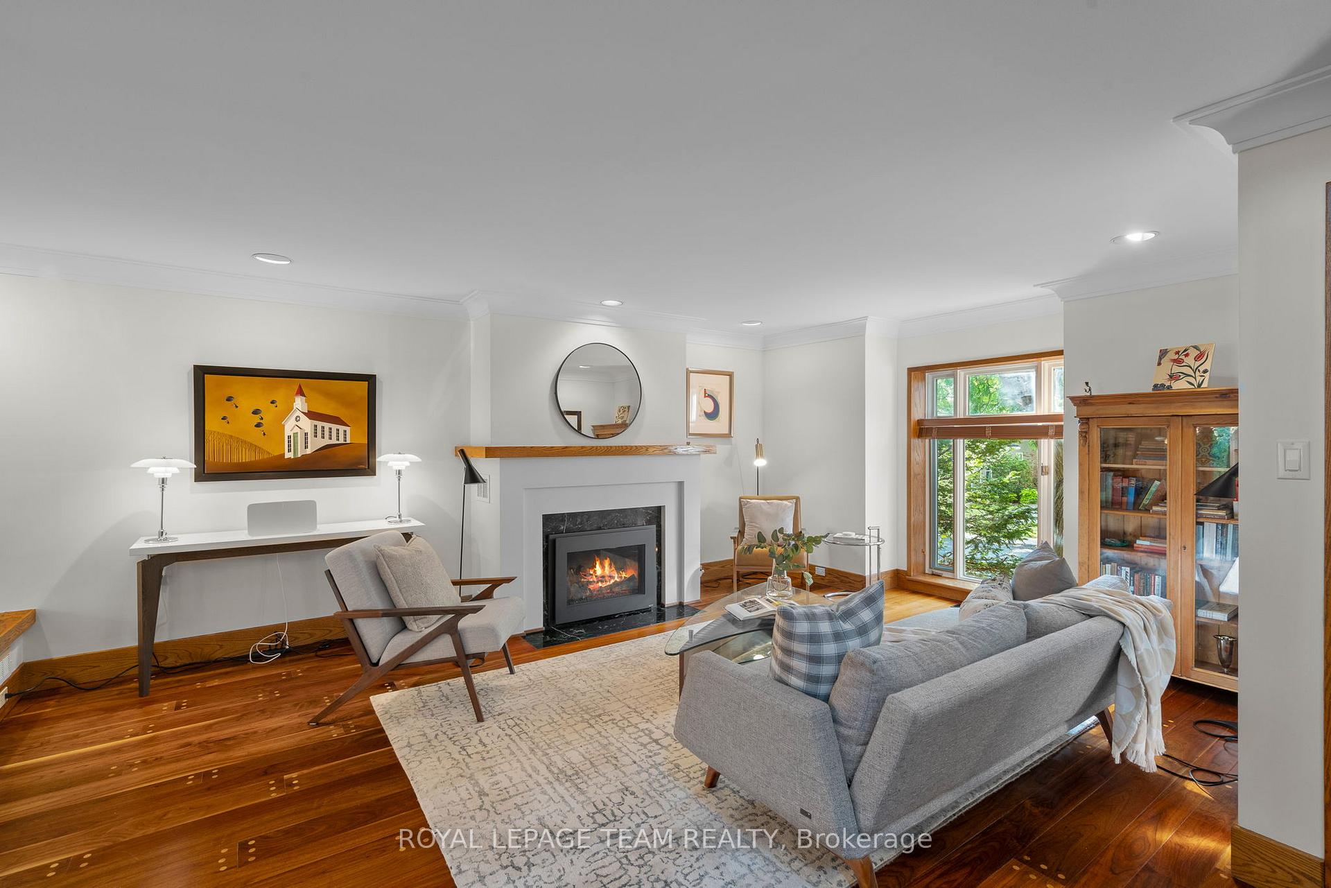 Photo 5 of Unit A, 595 Besserer Street, Ottawa, Sandy Hill — HOMEH