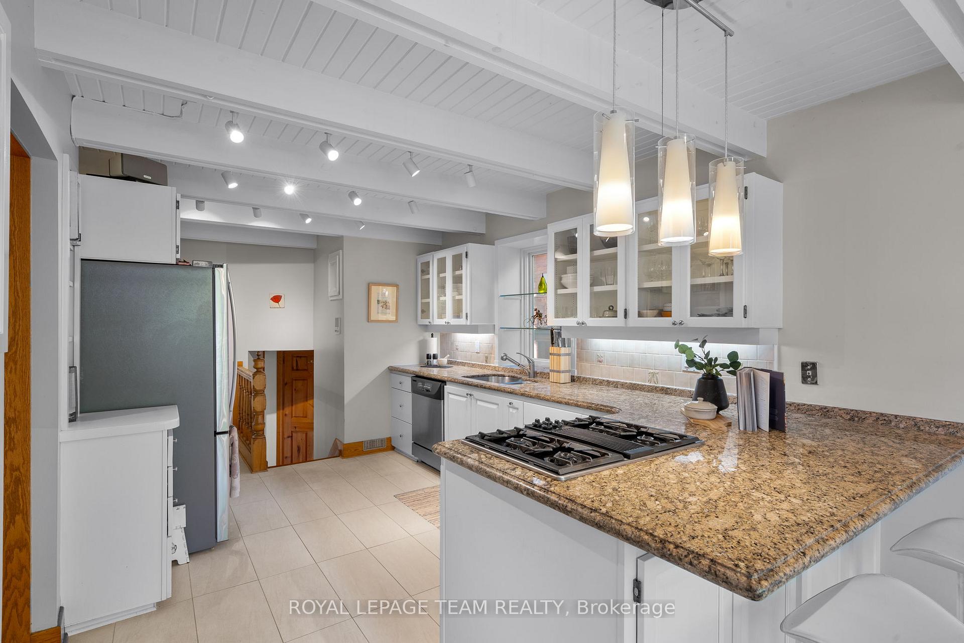 Photo 12 of Unit A, 595 Besserer Street, Ottawa, Sandy Hill — HOMEH