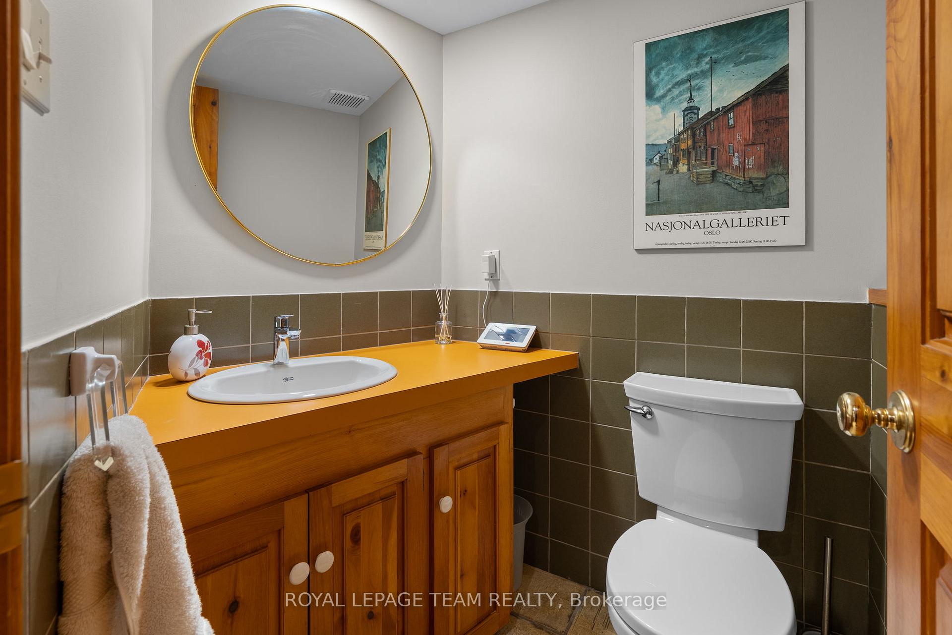 Photo 19 of Unit A, 595 Besserer Street, Ottawa, Sandy Hill — HOMEH