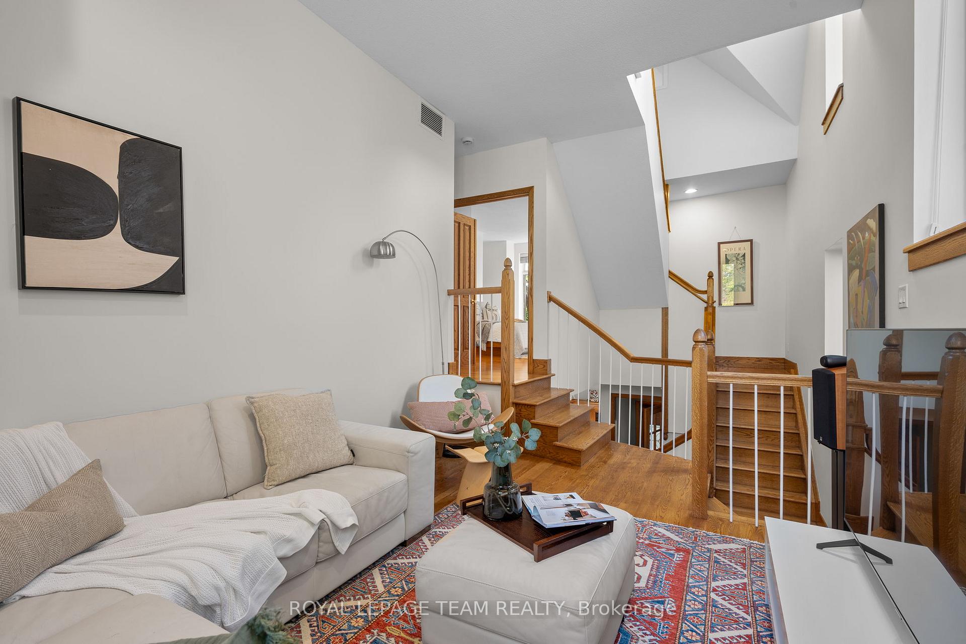 Photo 22 of Unit A, 595 Besserer Street, Ottawa, Sandy Hill — HOMEH