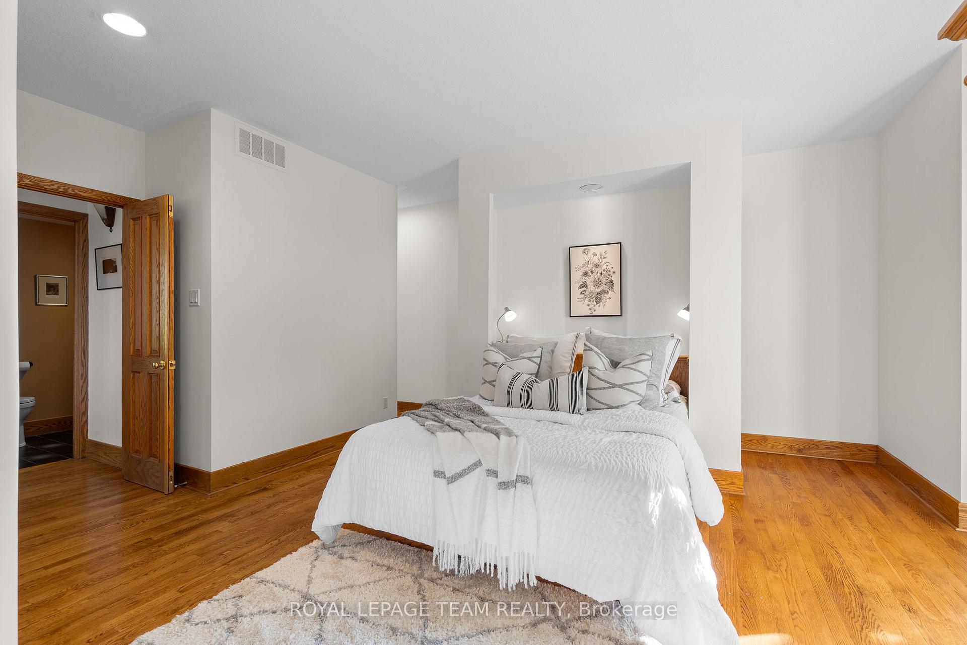 Photo 26 of Unit A, 595 Besserer Street, Ottawa, Sandy Hill — HOMEH