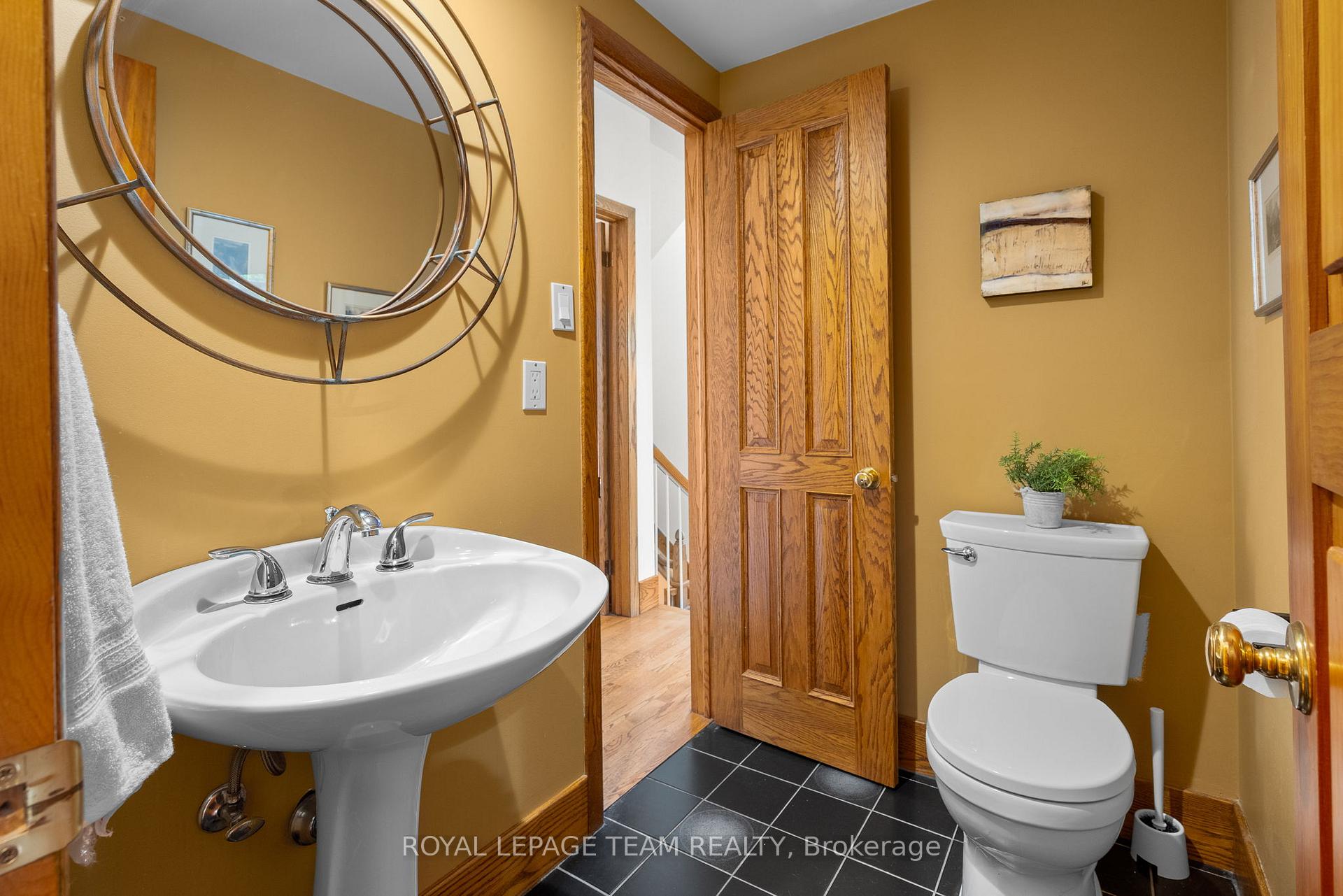 Photo 32 of Unit A, 595 Besserer Street, Ottawa, Sandy Hill — HOMEH