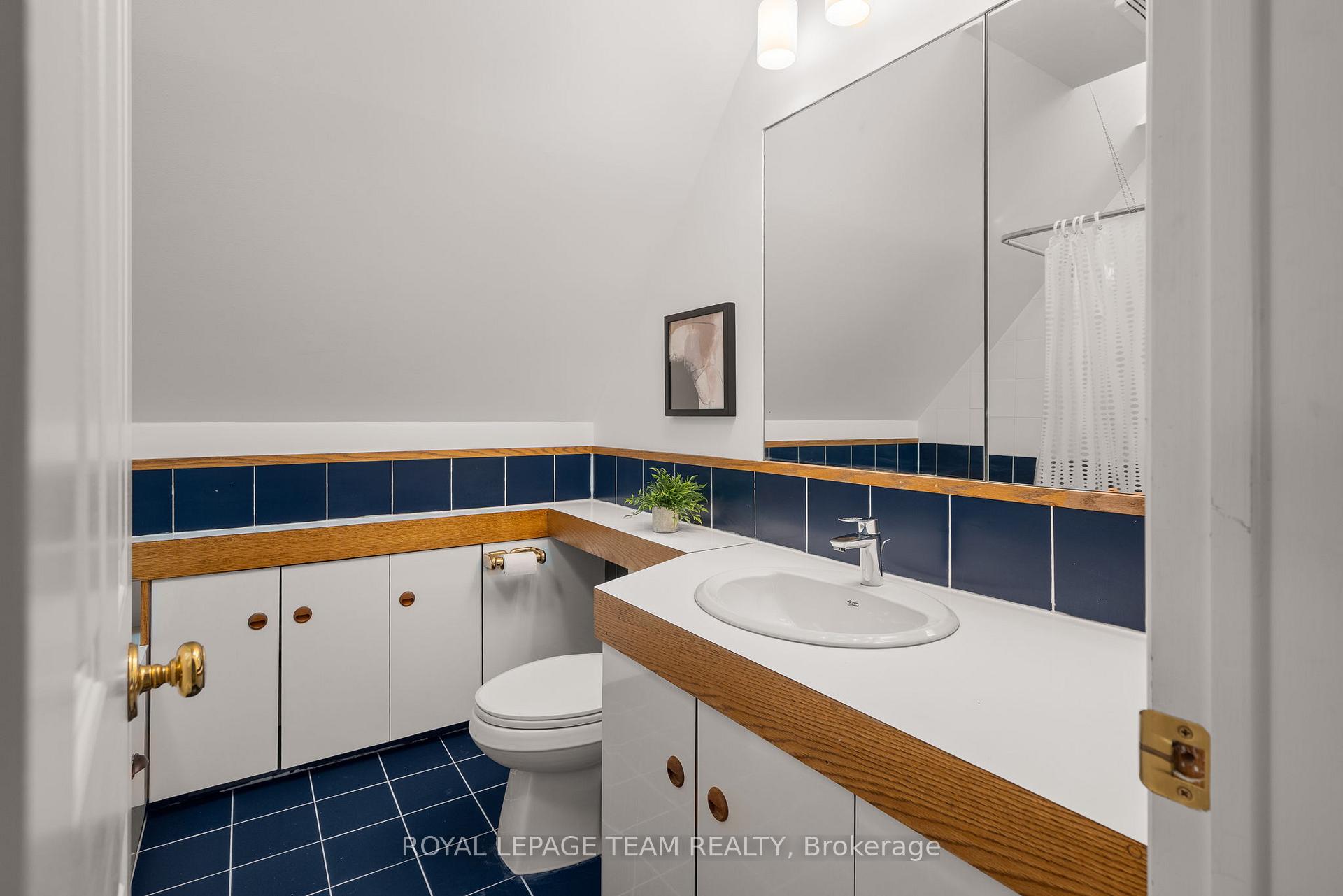 Photo 34 of Unit A, 595 Besserer Street, Ottawa, Sandy Hill — HOMEH