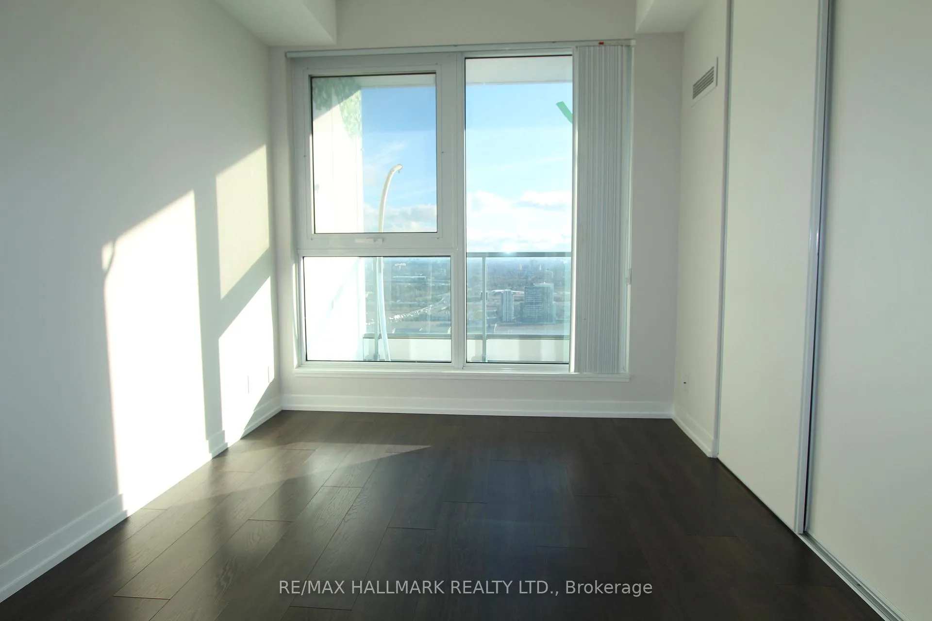 Photo 5 of Unit 4009, 5 Buttermill Avenue, Vaughan, Vaughan Corporate Centre — HOMEH