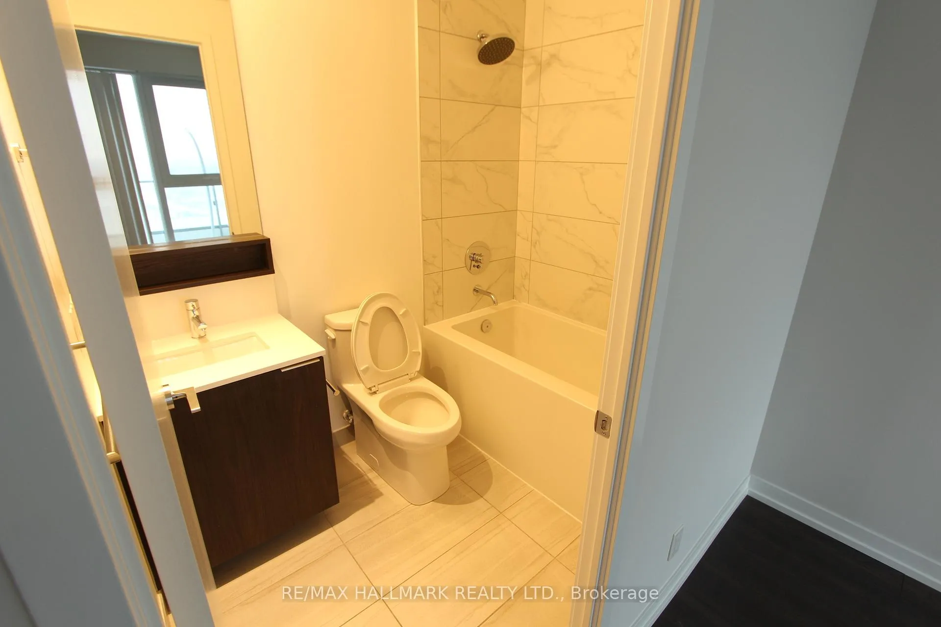Photo 7 of Unit 4009, 5 Buttermill Avenue, Vaughan, Vaughan Corporate Centre — HOMEH