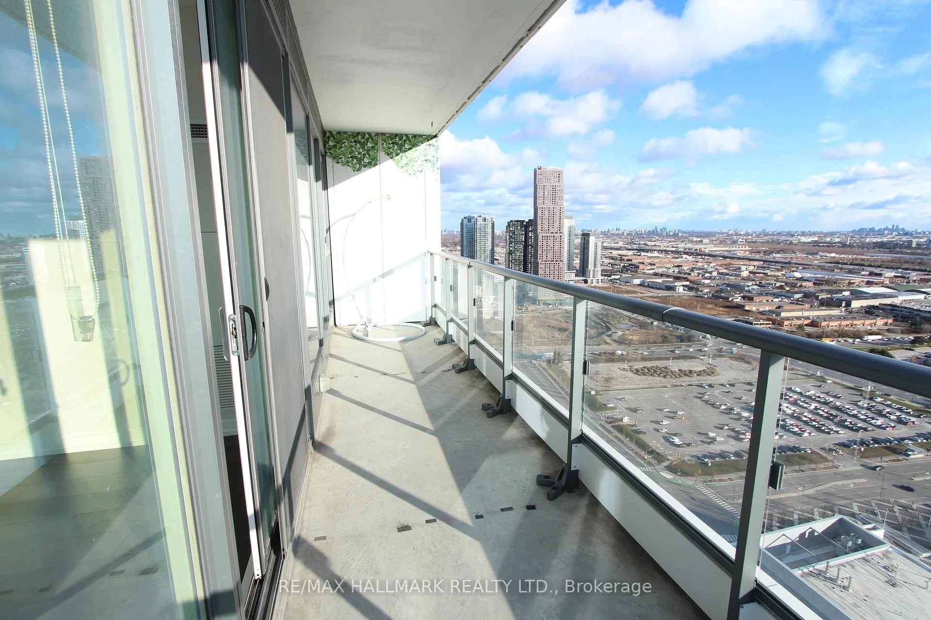 Photo 12 of Unit 4009, 5 Buttermill Avenue, Vaughan, Vaughan Corporate Centre — HOMEH