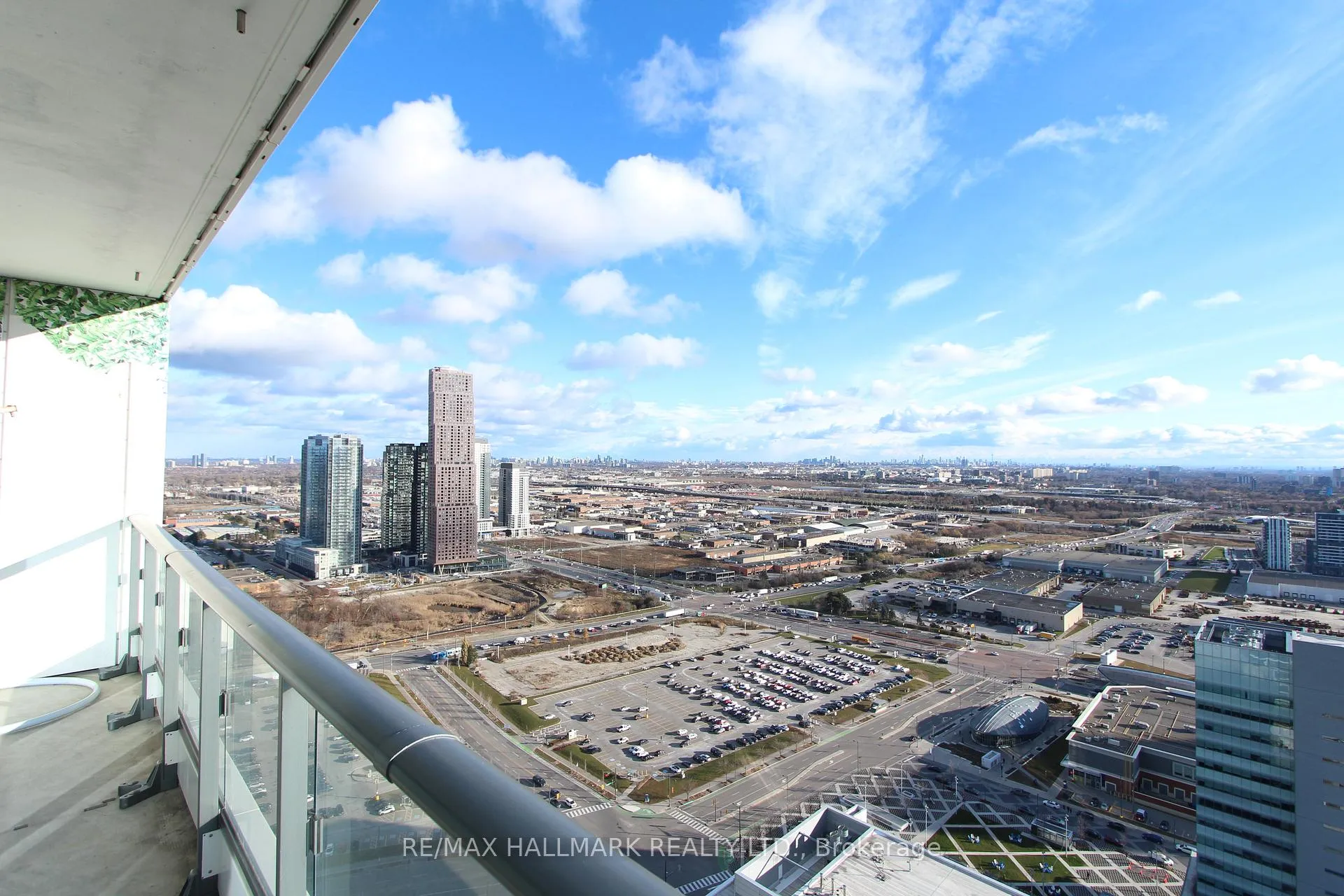Photo 13 of Unit 4009, 5 Buttermill Avenue, Vaughan, Vaughan Corporate Centre — HOMEH