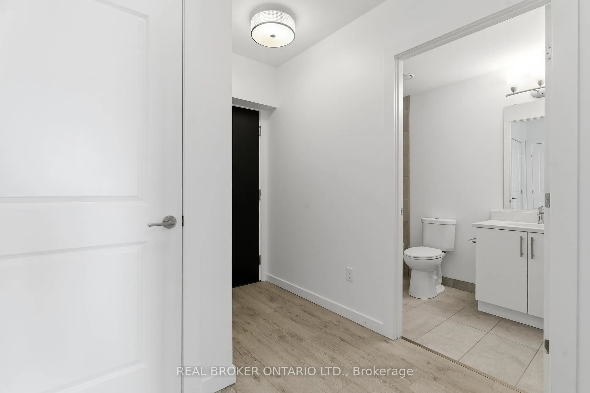 Photo 10 of Unit 1411, 181 King Street S, Waterloo — HOMEH