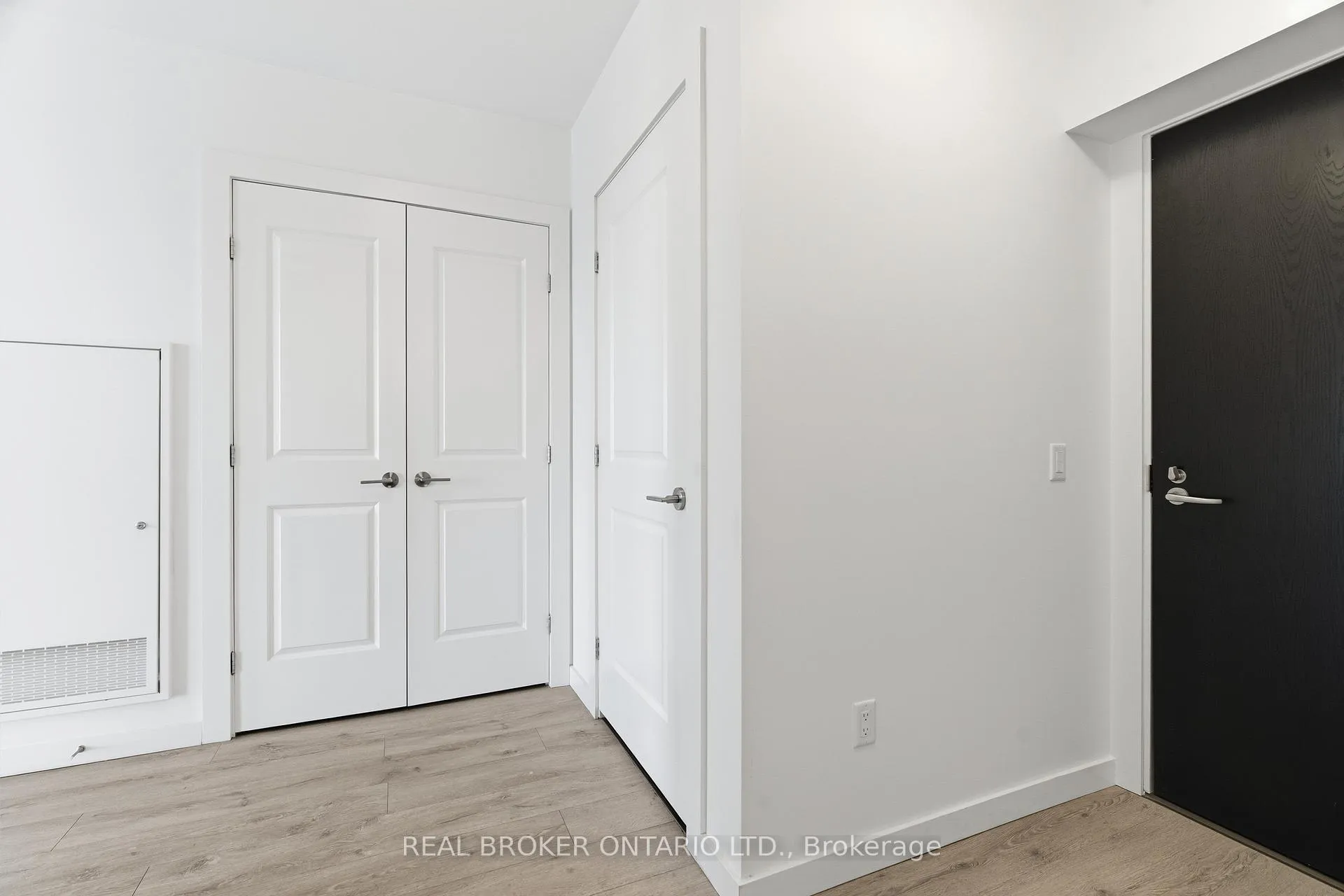 Photo 11 of Unit 1411, 181 King Street S, Waterloo — HOMEH