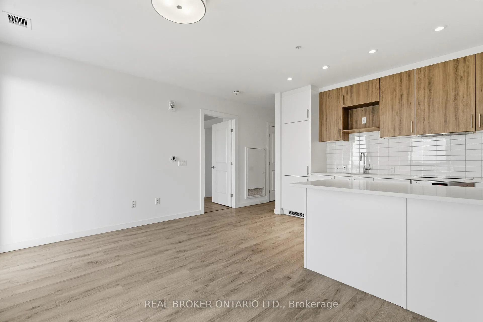 Photo 15 of Unit 1411, 181 King Street S, Waterloo — HOMEH