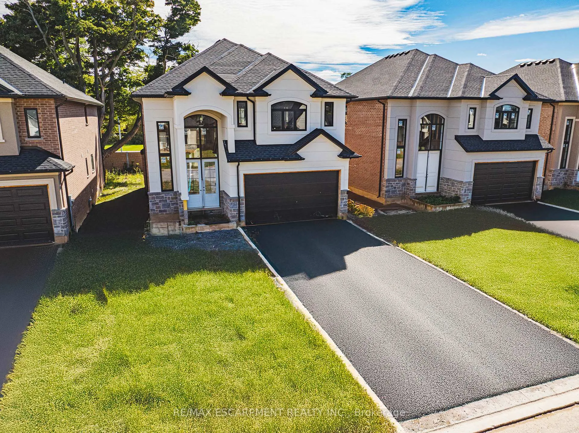 Photo 1 of 48 Cesar Place, Hamilton, Ancaster — HOMEH