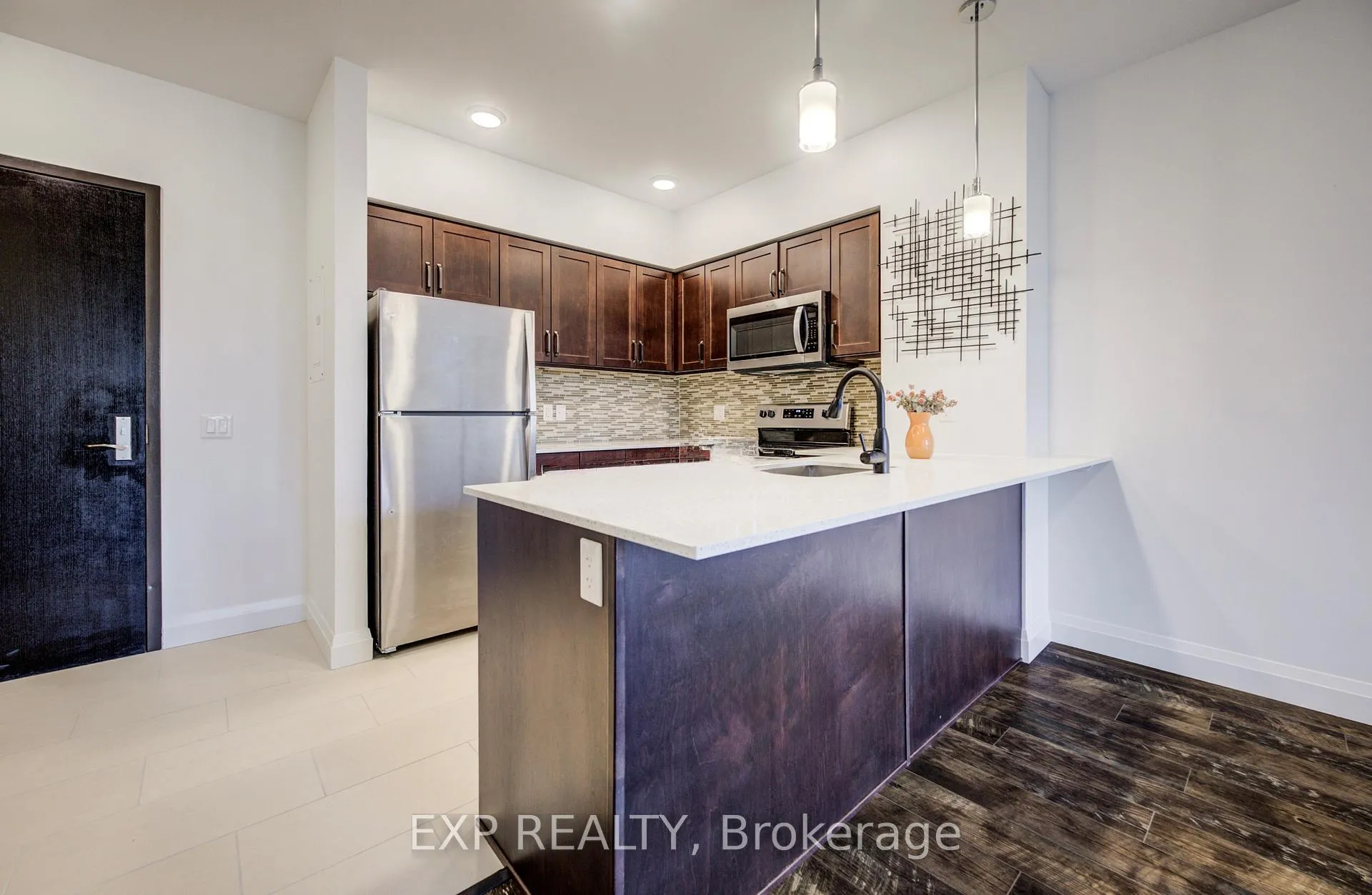 Photo 6 of Unit 417, 399 Queen Street S, Kitchener — HOMEH