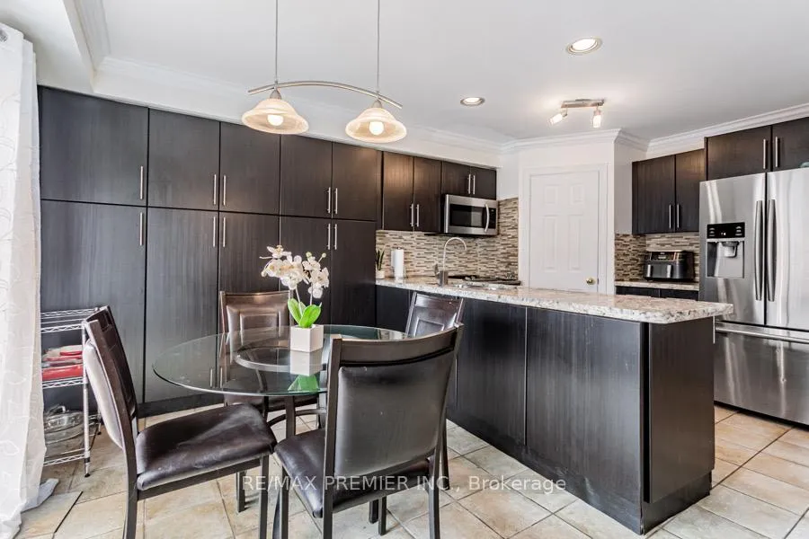 Photo 6 of 11 Four Seasons Circle, Brampton, Fletcher's Meadow — HOMEH