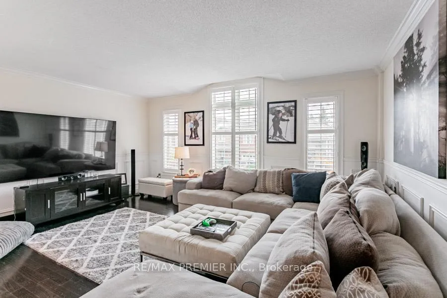 Photo 9 of 11 Four Seasons Circle, Brampton, Fletcher's Meadow — HOMEH