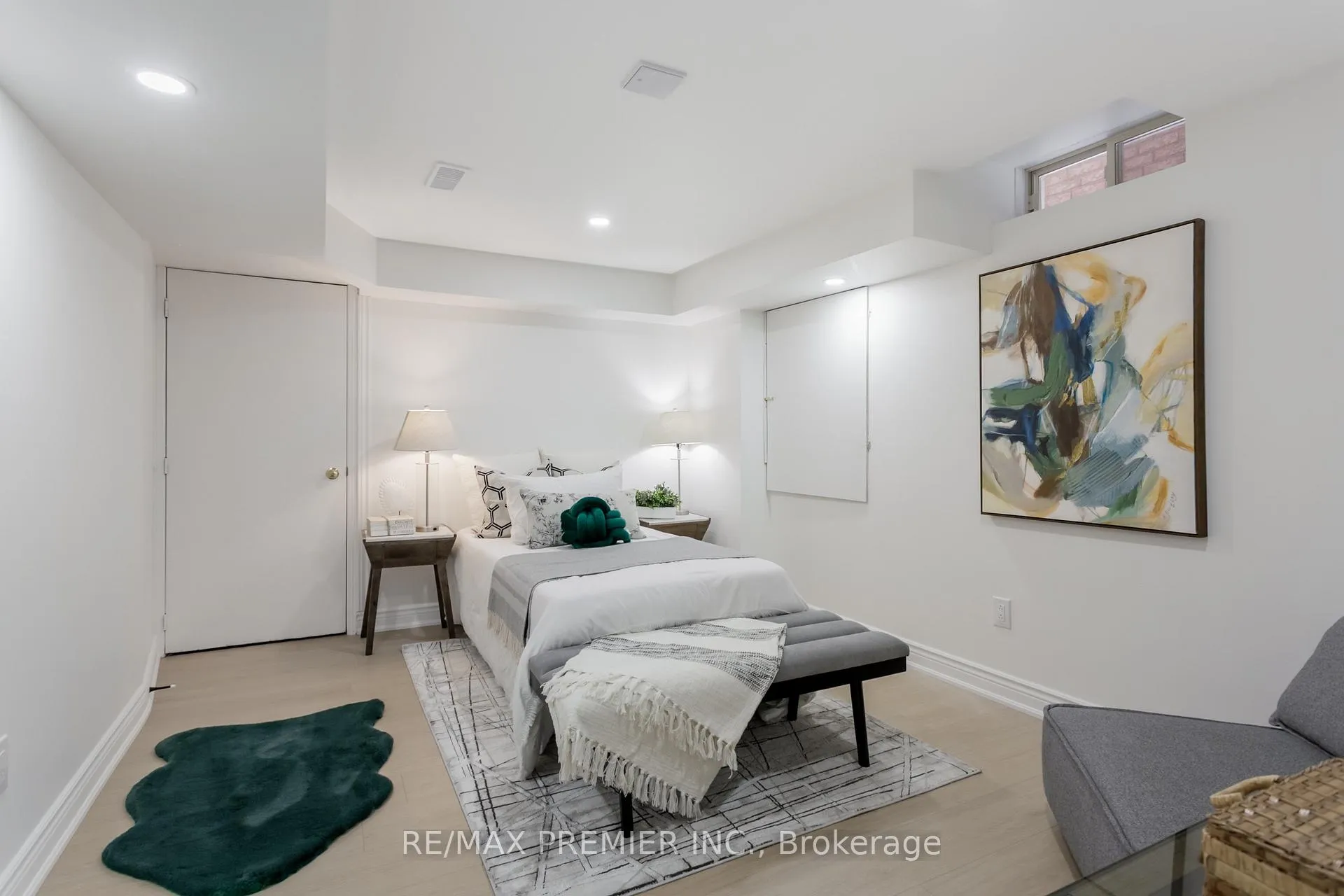 Photo 17 of 11 Four Seasons Circle, Brampton, Fletcher's Meadow — HOMEH