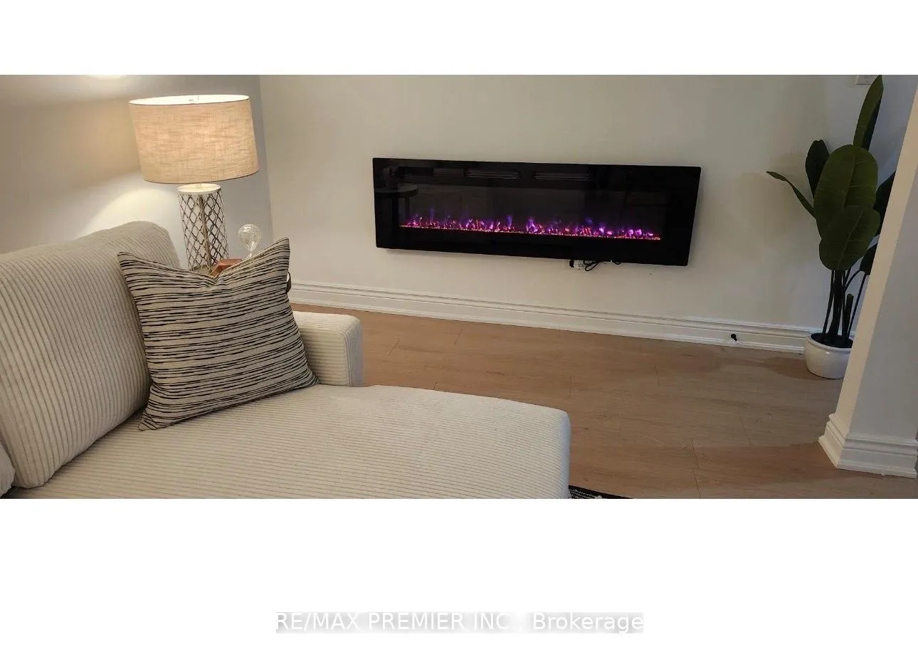 Photo 18 of 11 Four Seasons Circle, Brampton, Fletcher's Meadow — HOMEH