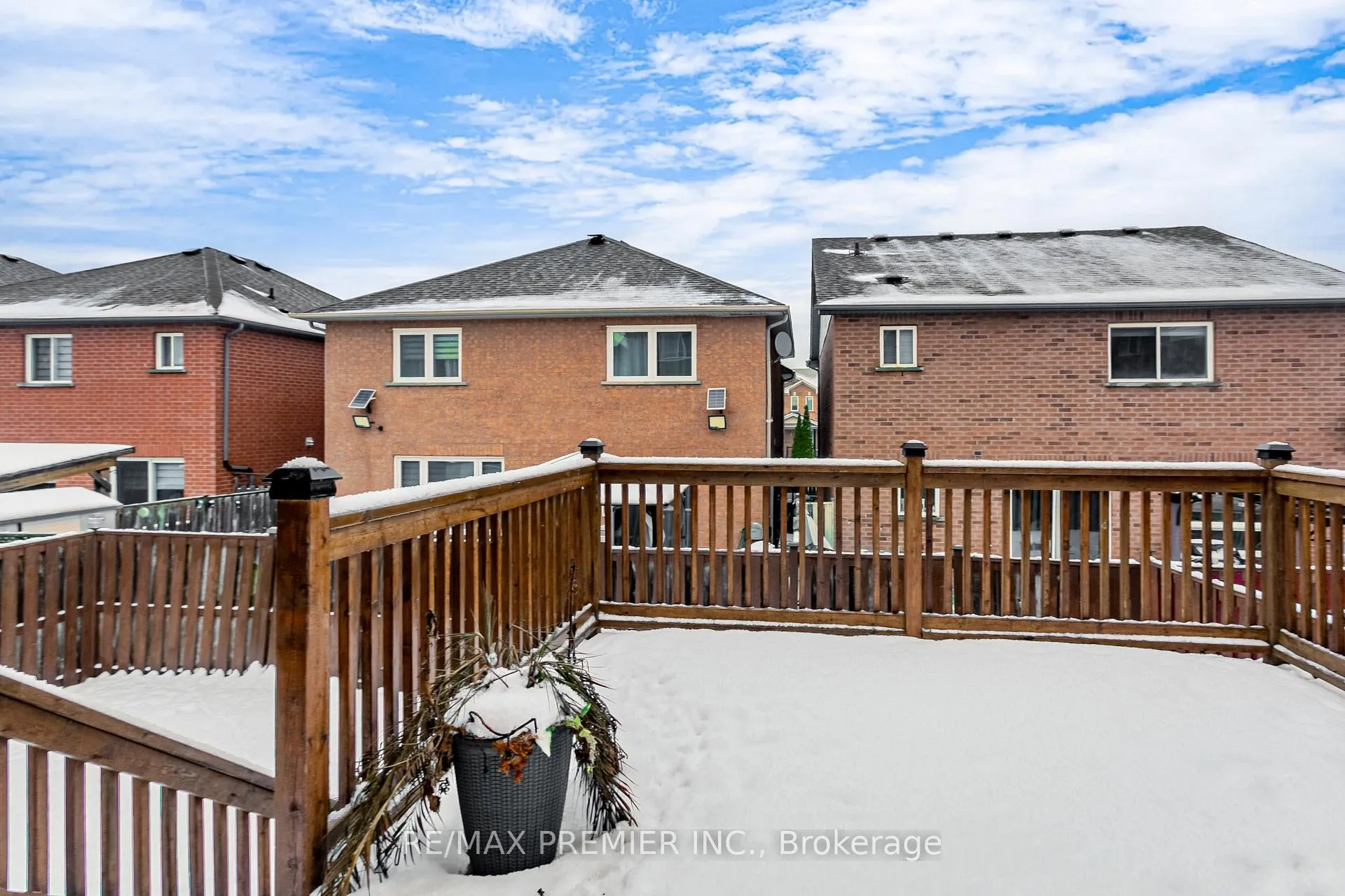 Photo 19 of 11 Four Seasons Circle, Brampton, Fletcher's Meadow — HOMEH