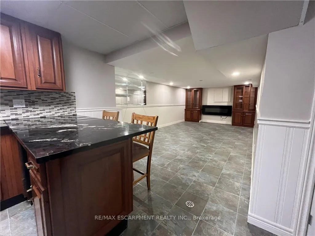 Photo 7 of Unit LOWER, 461 South Pelham Road, Welland, Prince Charles — HOMEH