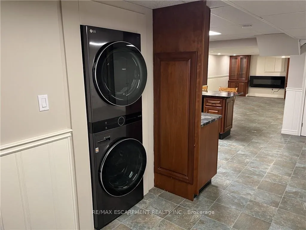 Photo 8 of Unit LOWER, 461 South Pelham Road, Welland, Prince Charles — HOMEH