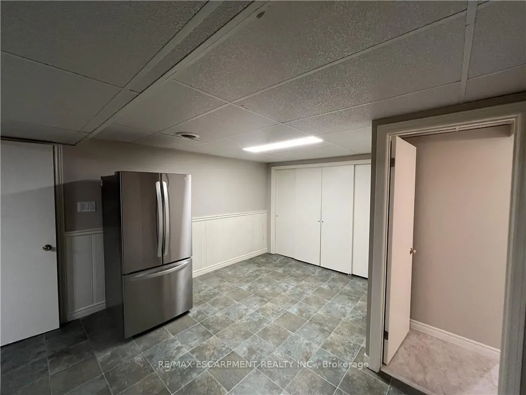 Photo 11 of Unit LOWER, 461 South Pelham Road, Welland, Prince Charles — HOMEH