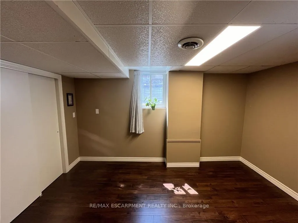 Photo 12 of Unit LOWER, 461 South Pelham Road, Welland, Prince Charles — HOMEH