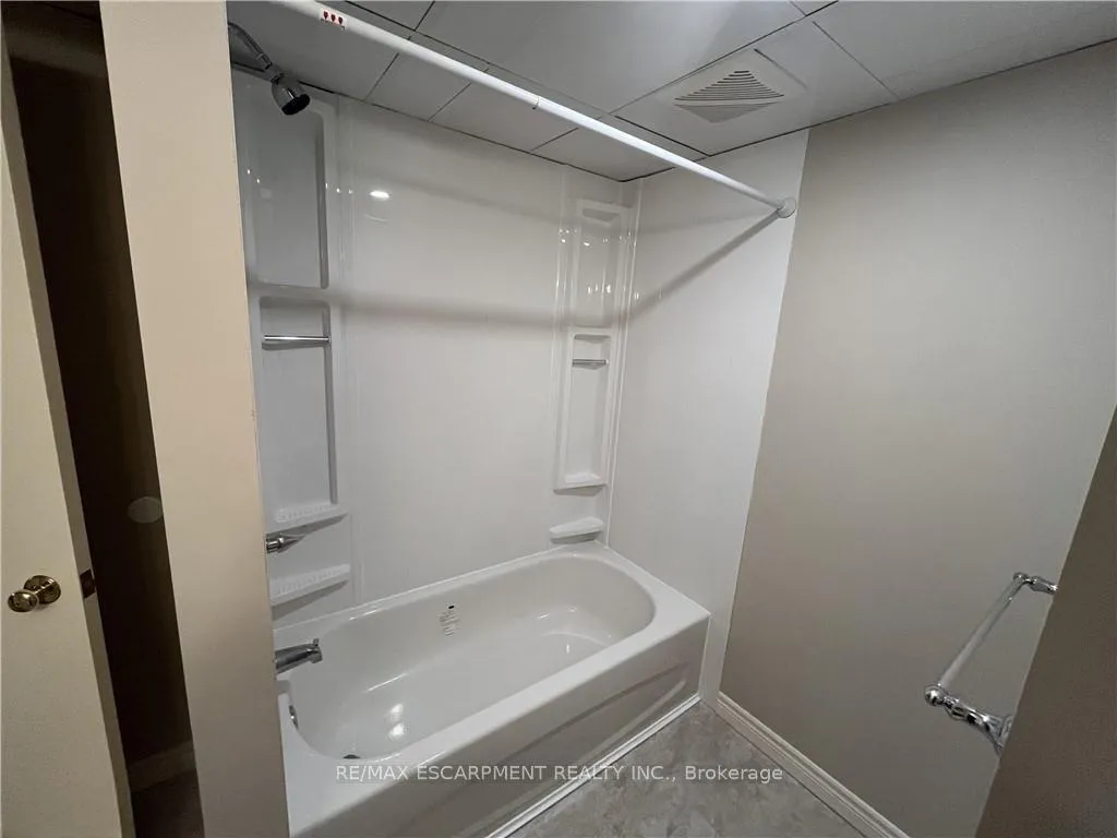 Photo 15 of Unit LOWER, 461 South Pelham Road, Welland, Prince Charles — HOMEH
