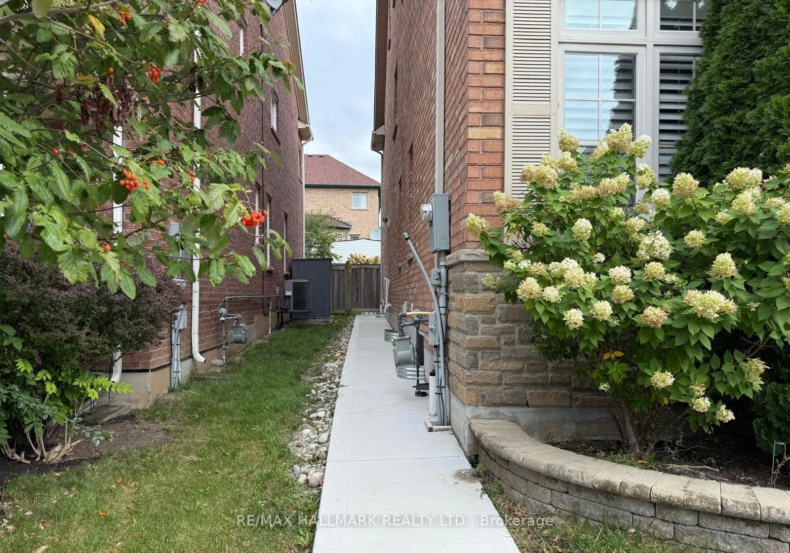 Photo 2 of Unit Bsmt, 429 Stringer Circle, Milton, Scott — HOMEH