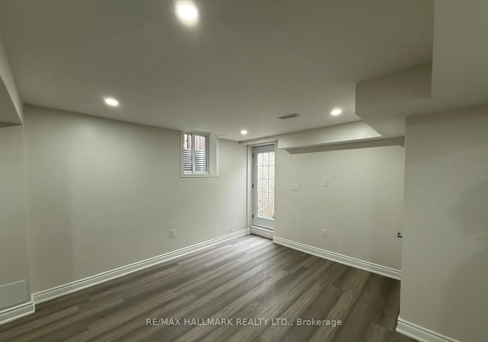 Photo 4 of Unit Bsmt, 429 Stringer Circle, Milton, Scott — HOMEH