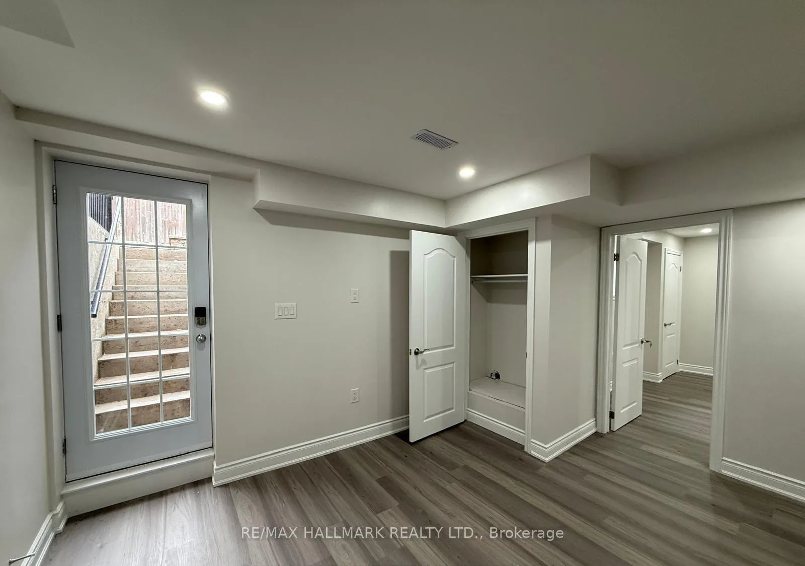 Photo 5 of Unit Bsmt, 429 Stringer Circle, Milton, Scott — HOMEH