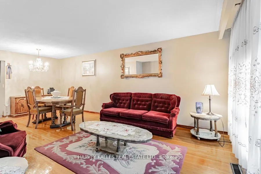 Photo 6 of 33 Tolton Drive S, Brampton, Brampton North — HOMEH