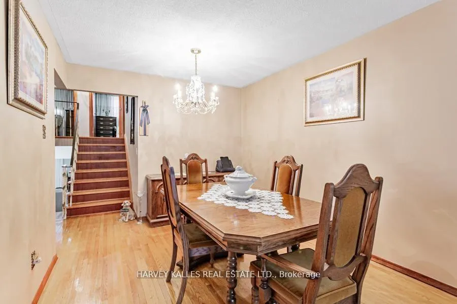 Photo 9 of 33 Tolton Drive S, Brampton, Brampton North — HOMEH