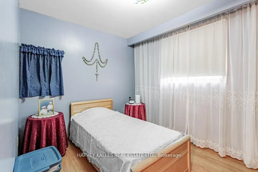 Photo 12 of 33 Tolton Drive S, Brampton, Brampton North — HOMEH