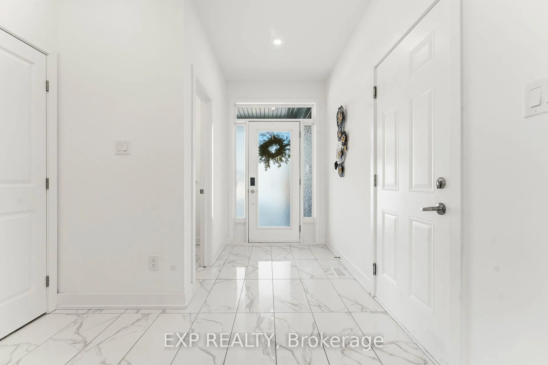 Photo 3 of 212 Reisling Way, Ottawa, Leitrim — HOMEH