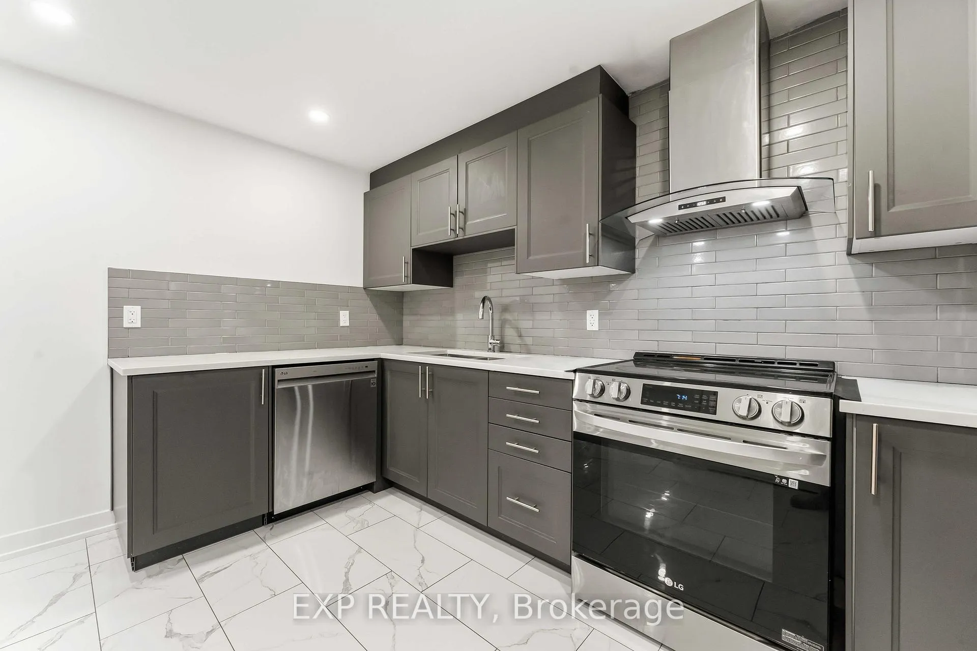 Photo 45 of 212 Reisling Way, Ottawa, Leitrim — HOMEH
