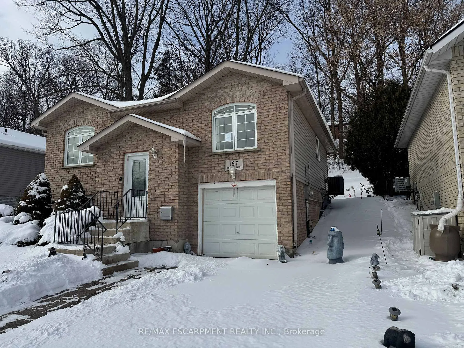 Photo 2 of 167 Forest Road, Brantford — HOMEH