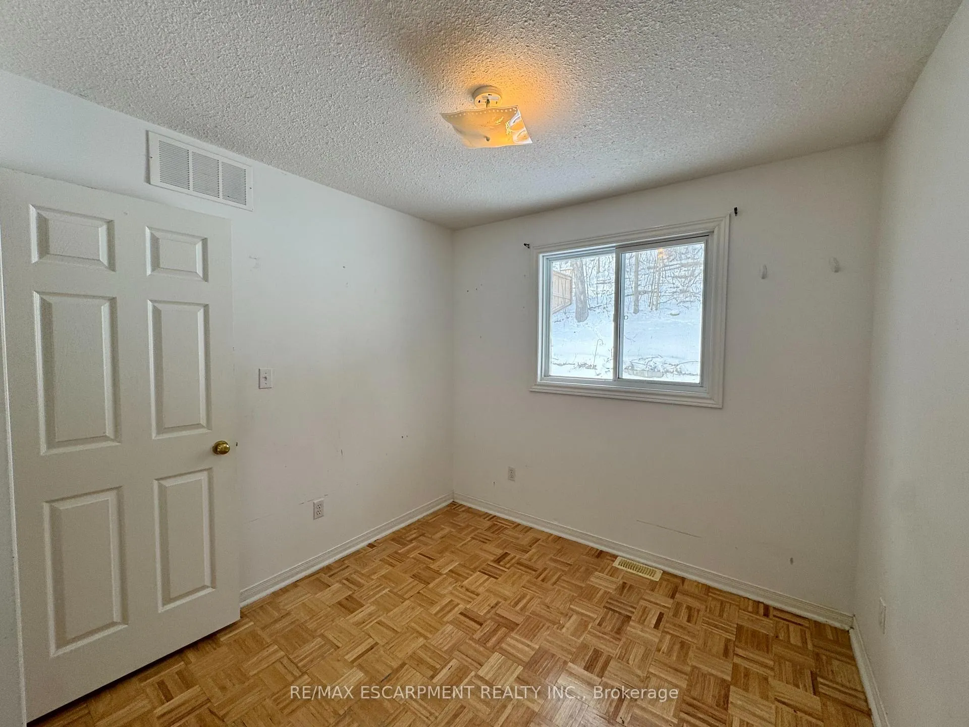 Photo 7 of 167 Forest Road, Brantford — HOMEH