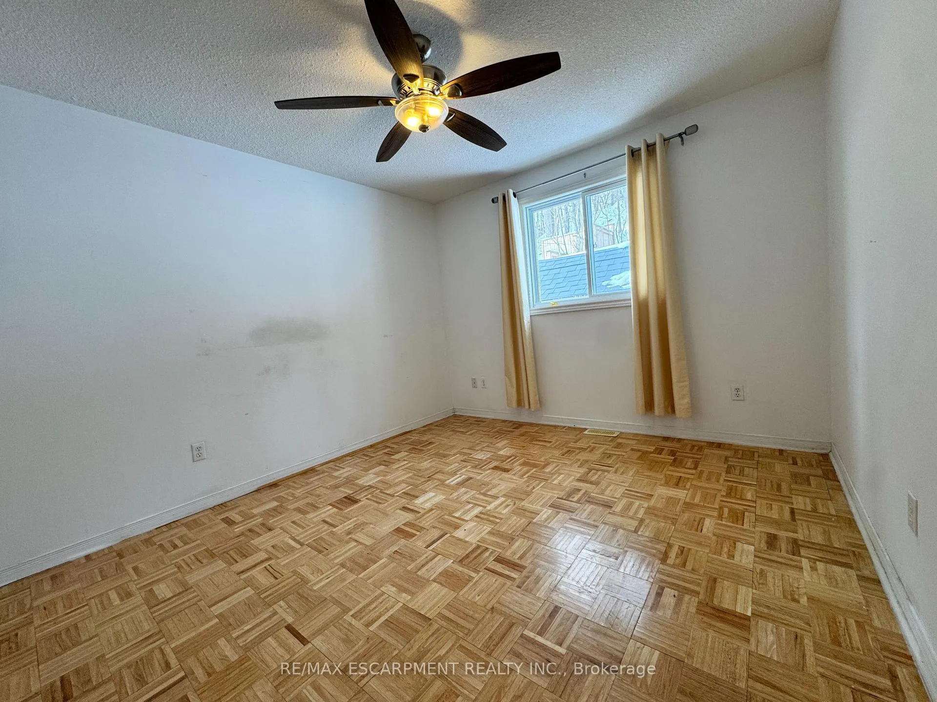 Photo 9 of 167 Forest Road, Brantford — HOMEH