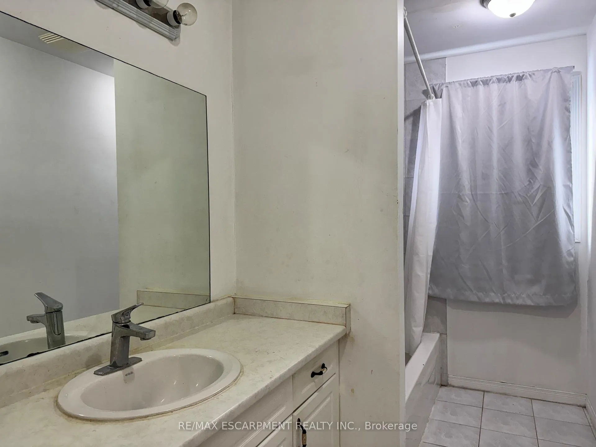 Photo 14 of 167 Forest Road, Brantford — HOMEH